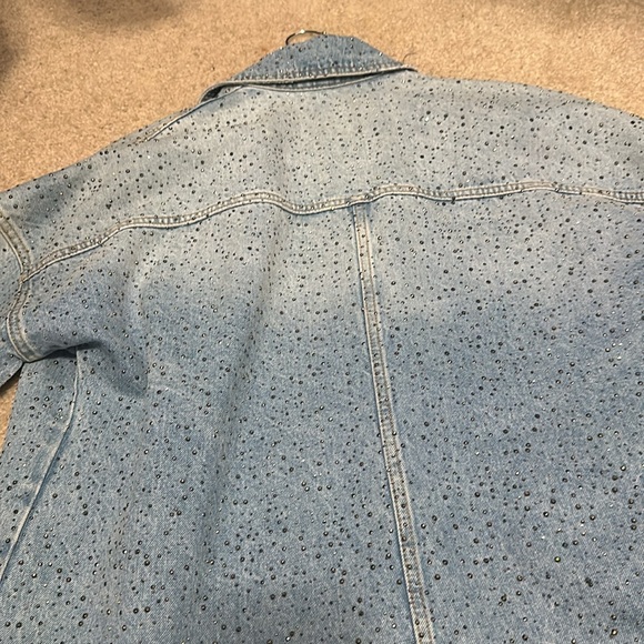 Zara jeans jacket with a stud - Picture 6 of 8